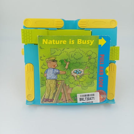 nature is busy - BKLT30471