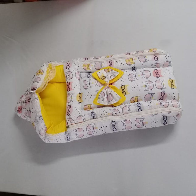 OVEL NEST WITH MOSQUITO