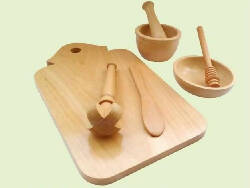 KID'S KITCHEN ACCERISSORIES SET OF 7 PCS.